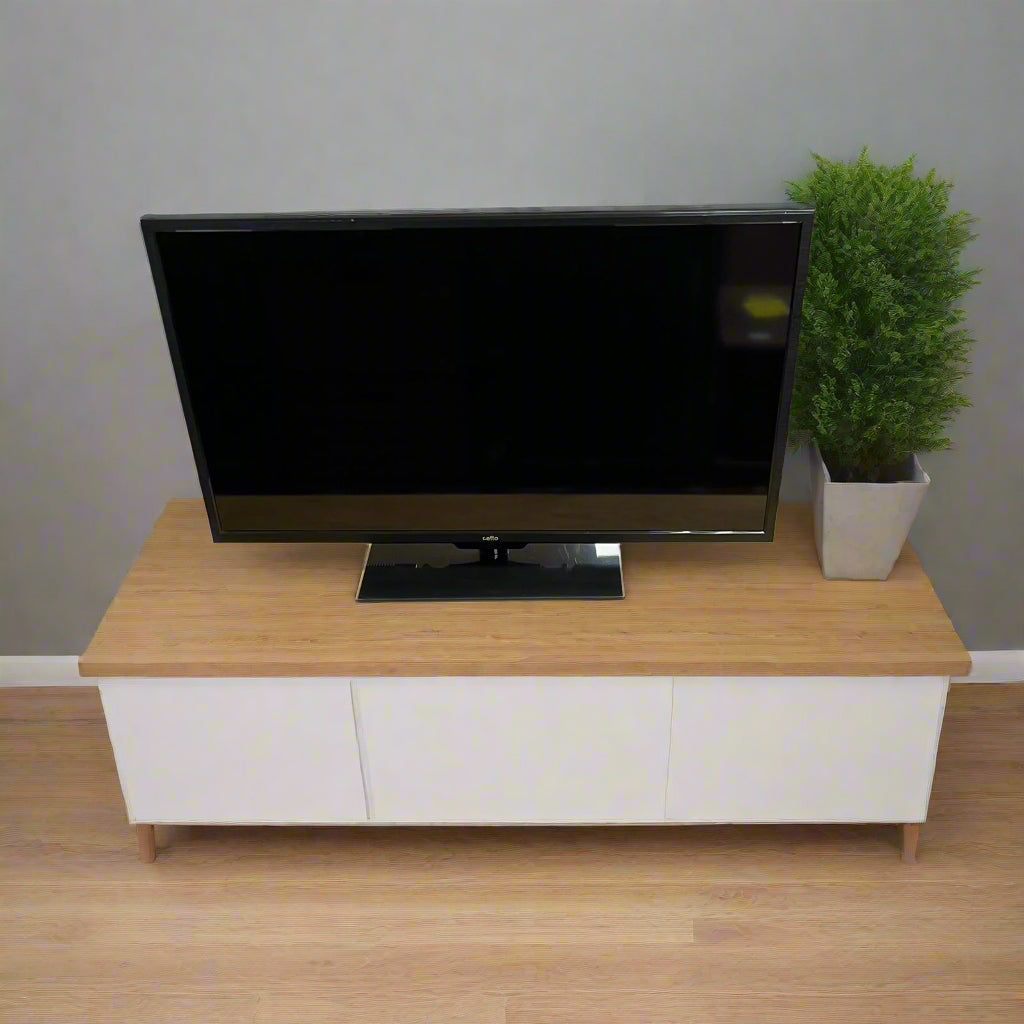 TV Unit Oak With White Doors And Drawer Sheffield Discount Furniture
