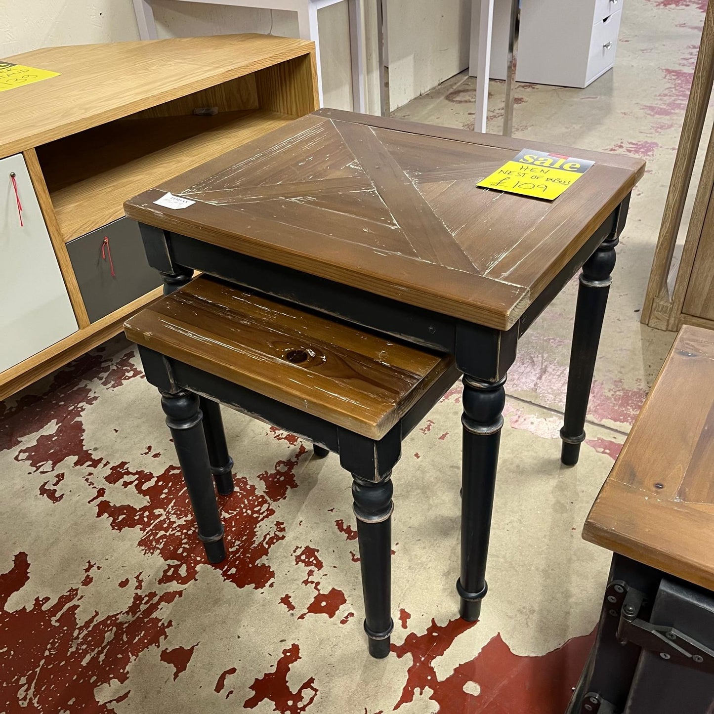 Hen Rustic Nest Of 2 Tables Sheffield Discount Furniture