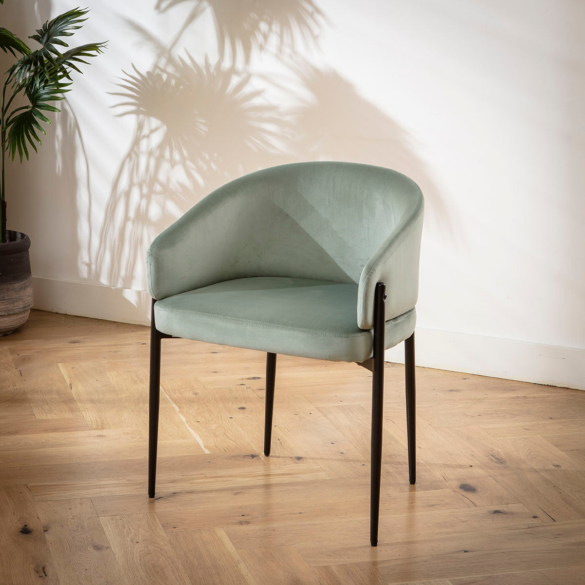 Loki Velvet Carver Dining Chair Green dining chair Such Comfort
