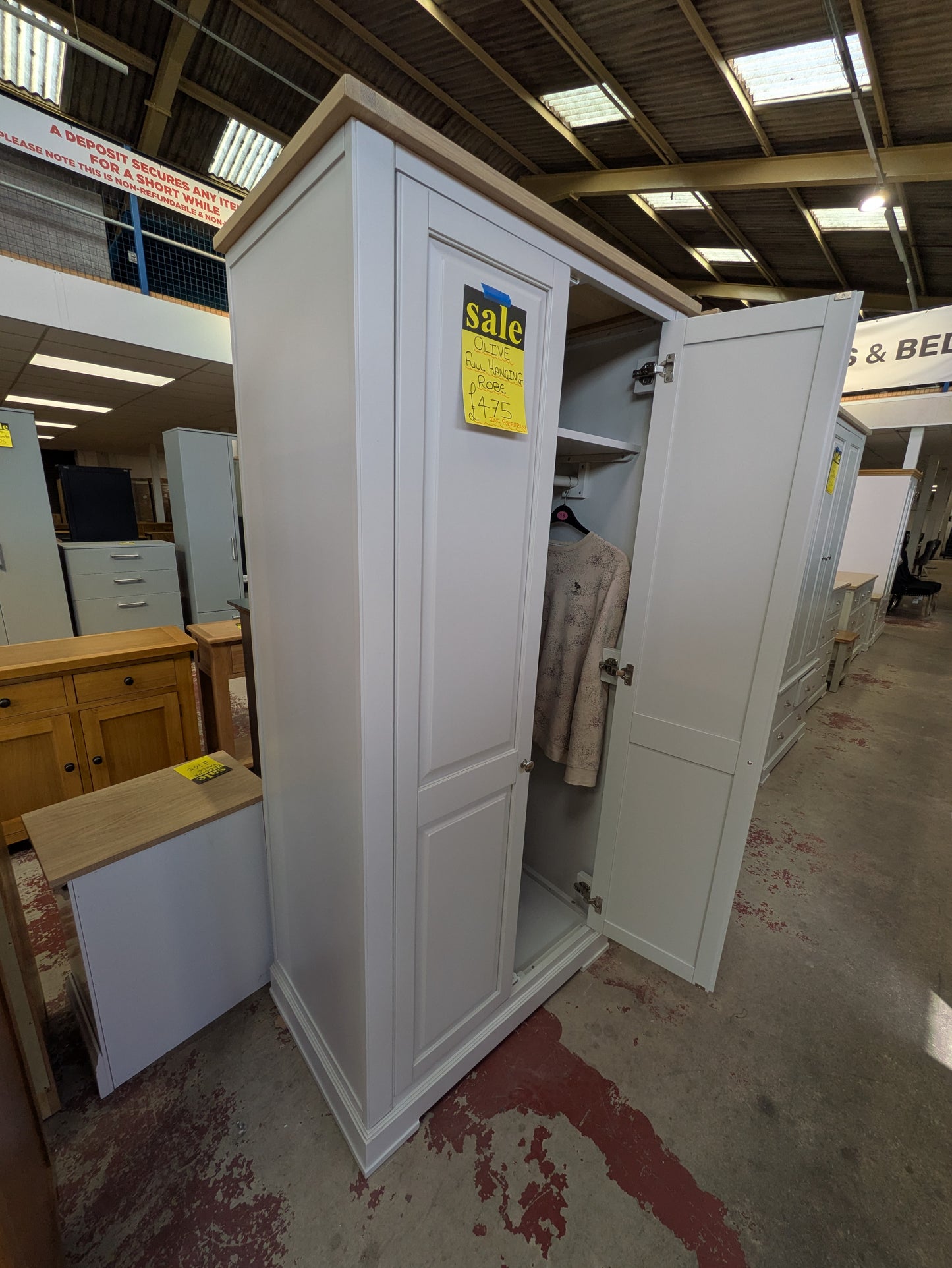 Double door wardrobe, no draws solid oak Olive