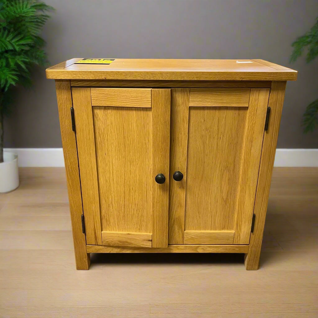 Small Sideboard (Faulty Doors) Sheffield Discount Furniture