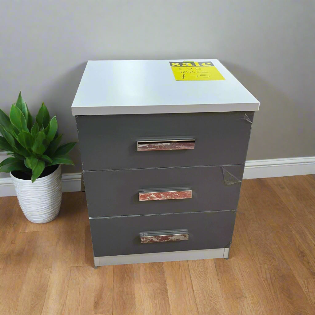 End Table 3 Drawers White And Grey Sheffield Discount Furniture