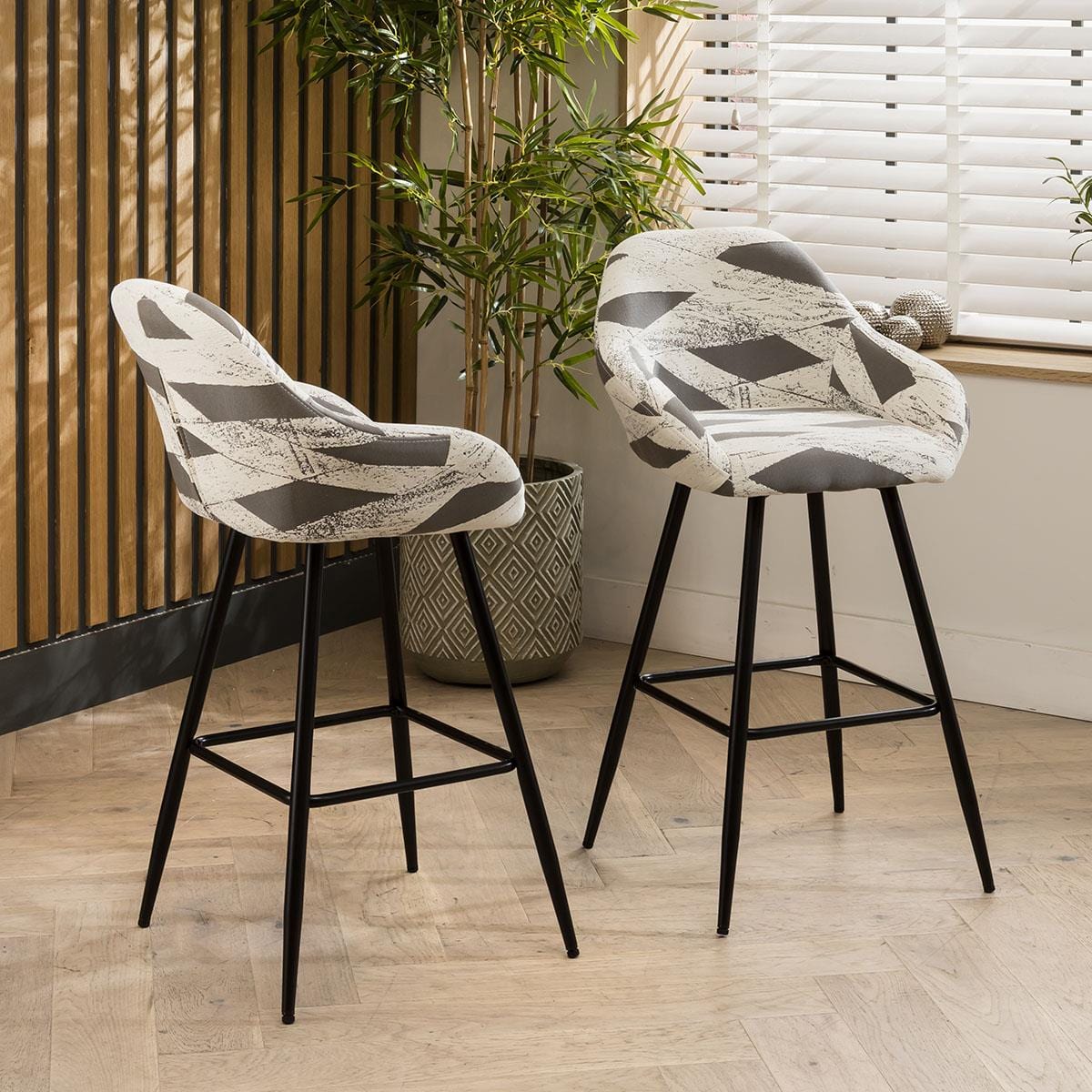 2 Maddox Counter Height Bar Stools Cream Sheffield Discount Furniture