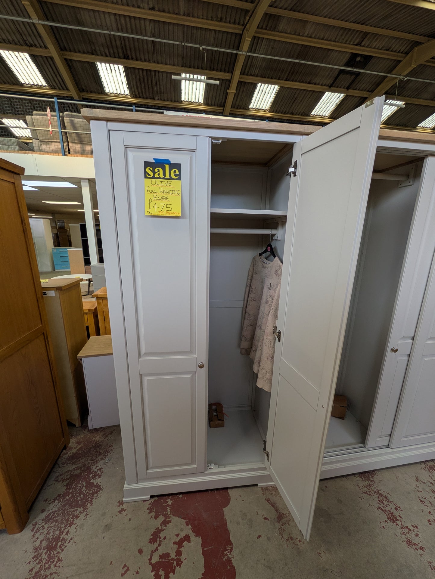 Double door wardrobe, no draws solid oak Olive