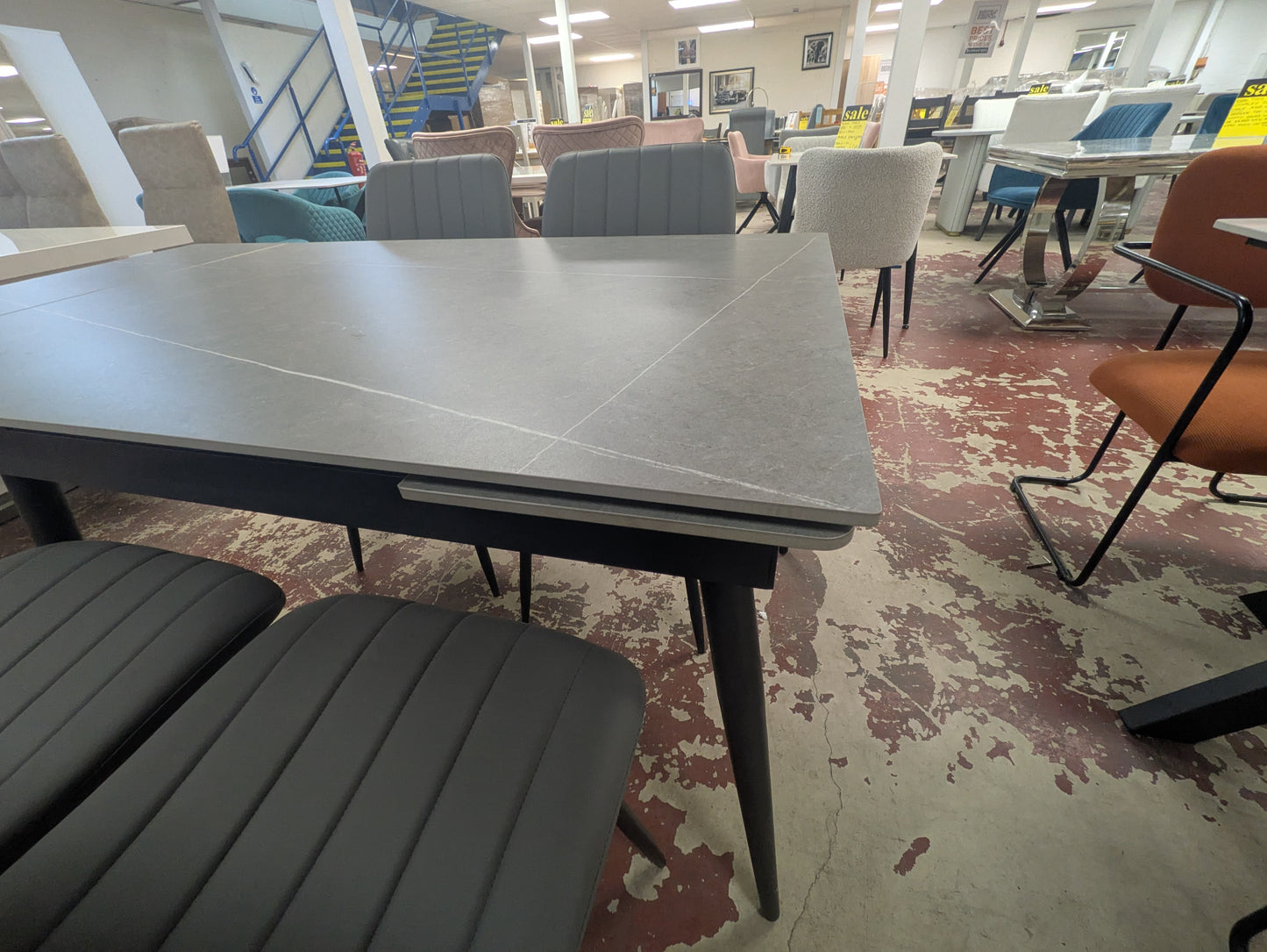 Mono 120cm -180cm extending table (Grey or White)