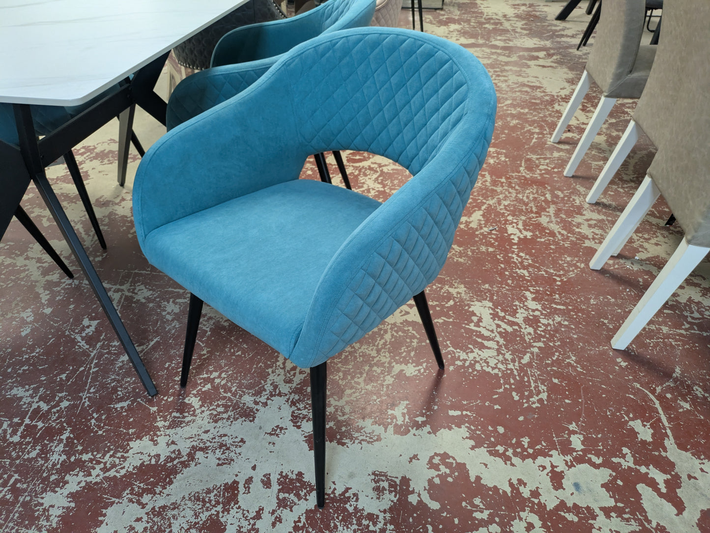 White Timor table + 4x Lucy teal chairs